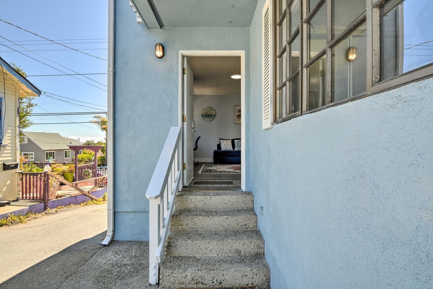 Building Photo - 434 Larkin St