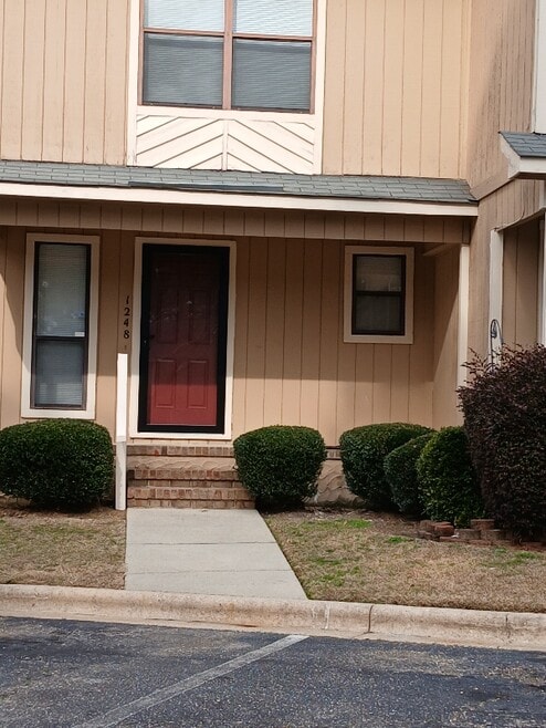 Building Photo - 1248 N Forest Dr