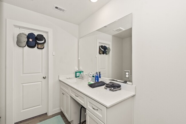 Building Photo - 76 Rd 51030