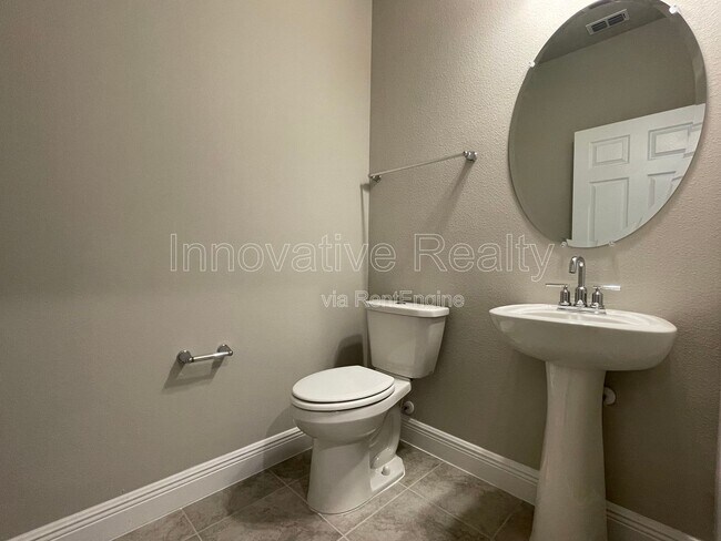 Building Photo - 1524 Little Wren Ln
