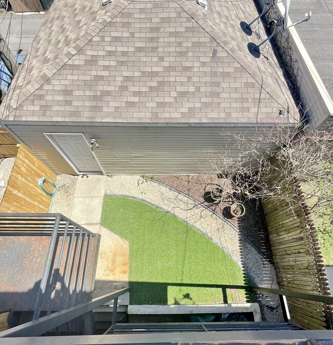 Building Photo - 2923 N Damen Ave