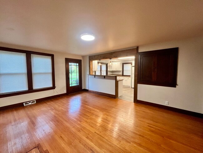 Building Photo - 41W655 Main Street Rd