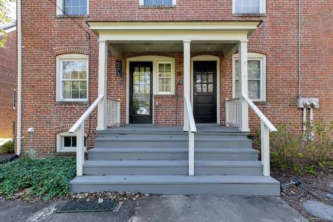 Building Photo - 4524 Fitzhugh Ave