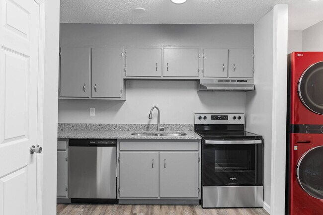 Building Photo - 105 P' Poole Ave #101: Red Bank 1Bed/1Bath Apartment w/ Laundry Units, Central AC, and Granite Co...