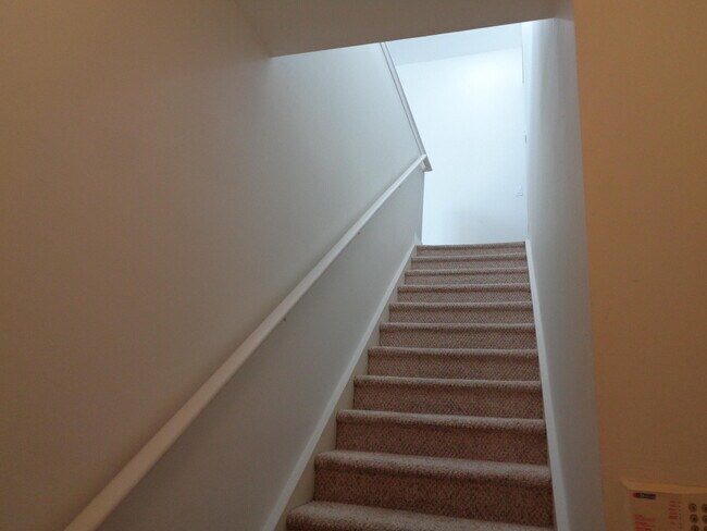 Building Photo - 10372 Fox Trail Rd S