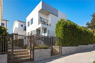 Building Photo - 7125 S La Cienega Blvd