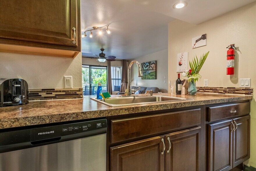 Building Photo - 679 S Kihei Rd