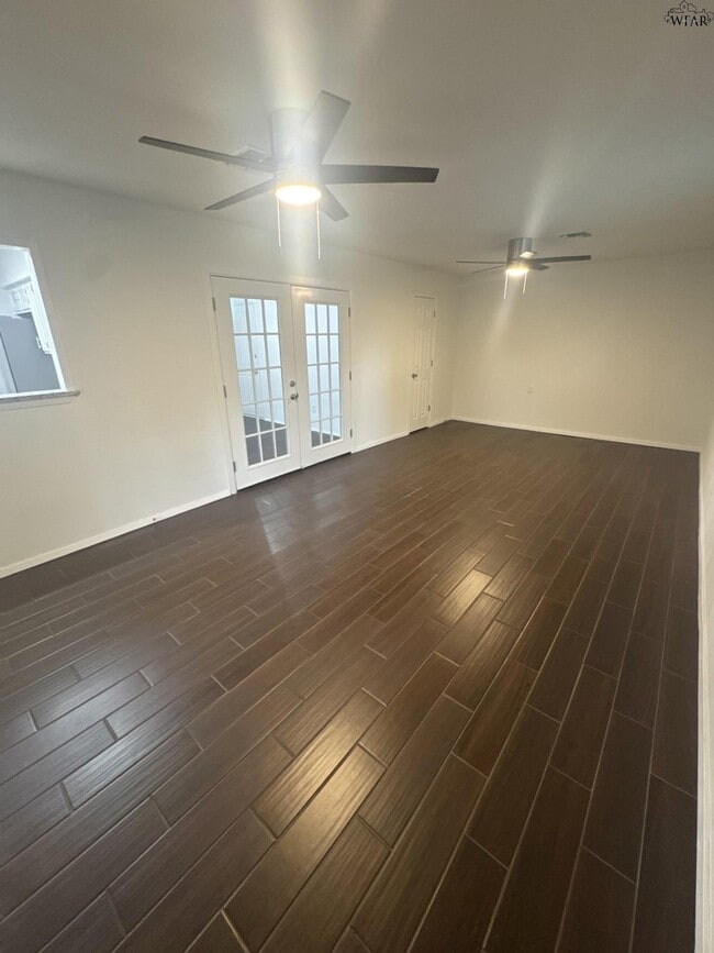 Building Photo - 4318 Hillsboro