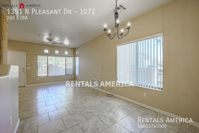 Building Photo - Beautiful 2 Bedroom Condo In Mirage Park R...