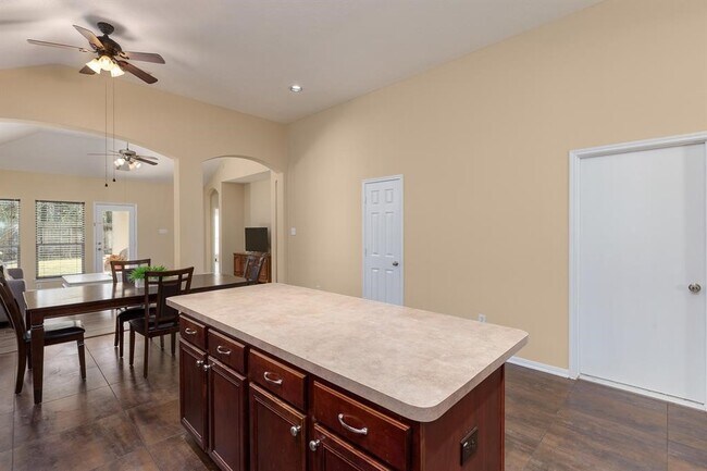 Building Photo - 27523 Rebecca Field Ln