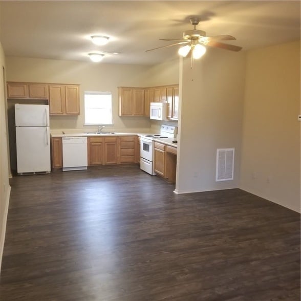 Building Photo - 1994 Dos Laredos Ave