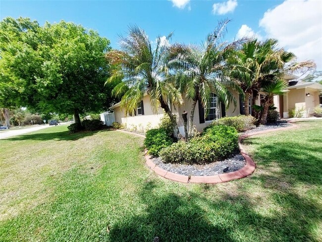Building Photo - 4031 Santa Barbara Dr