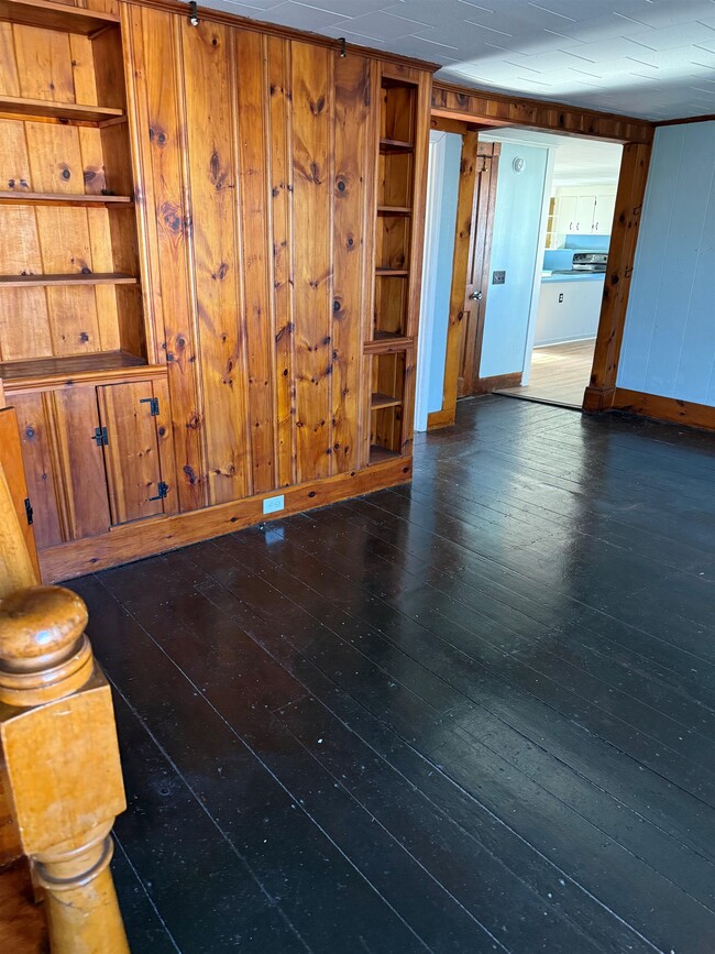 Building Photo - 50 Elm St