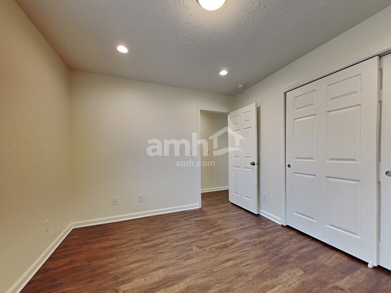 Building Photo - 16757 Yeoman Way