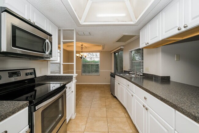 Building Photo - 8613 White Springs Dr