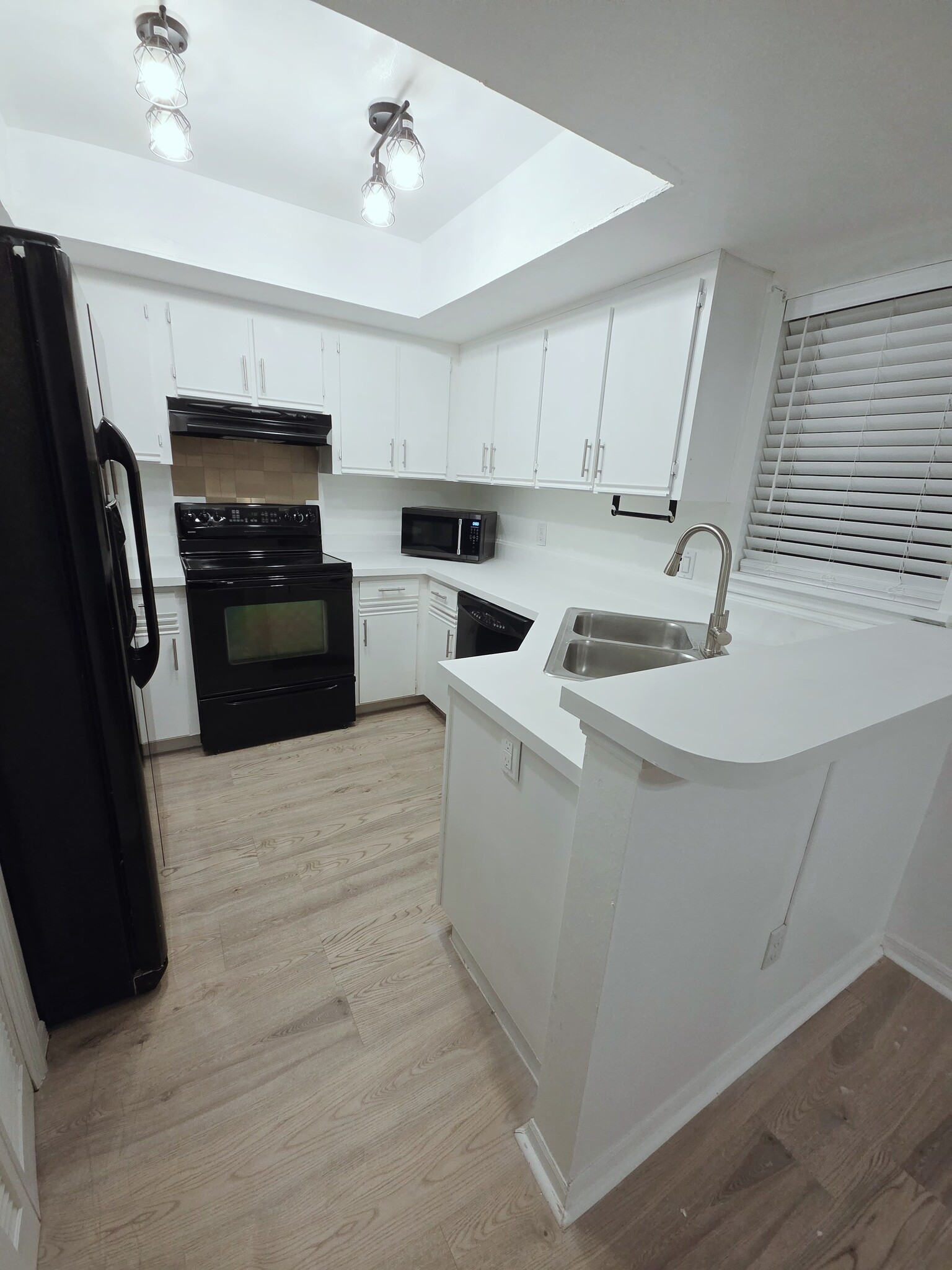 Building Photo - 237 S Wilderness Pt