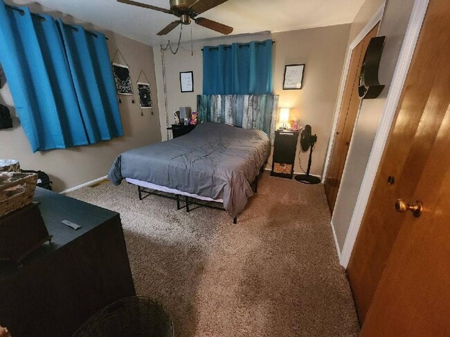 Building Photo - Coming Soon - Nice 2 bedroom 1 1/2 bathroo...