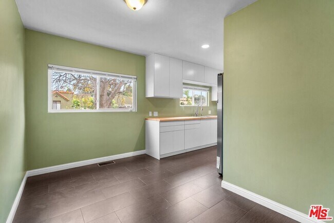 Building Photo - 8871 Gibson St