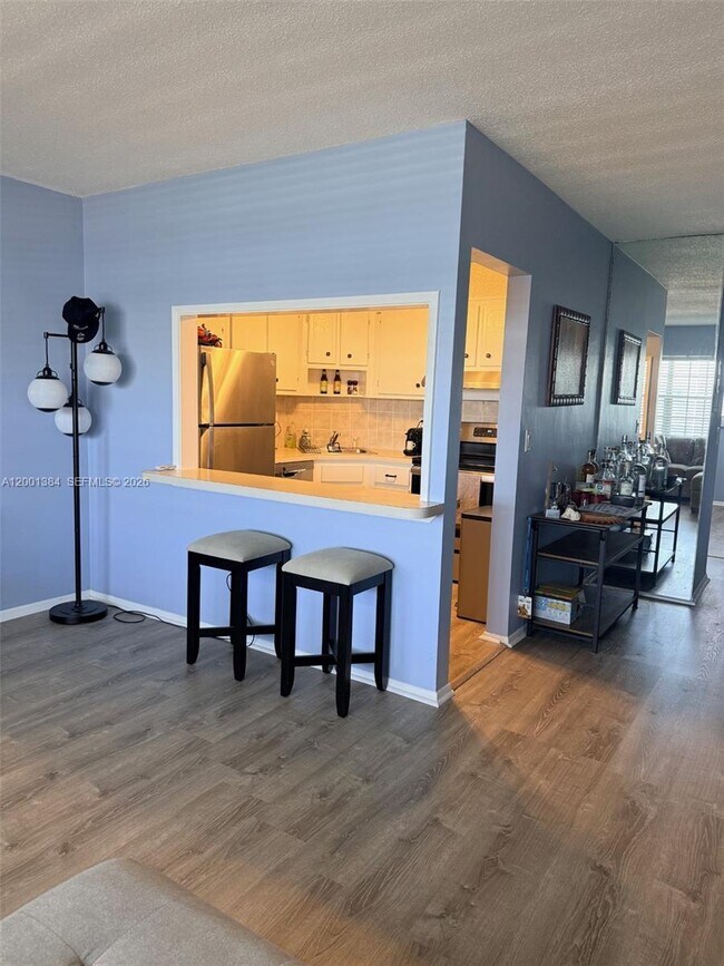 Building Photo - 5201 NE 24th Terrace