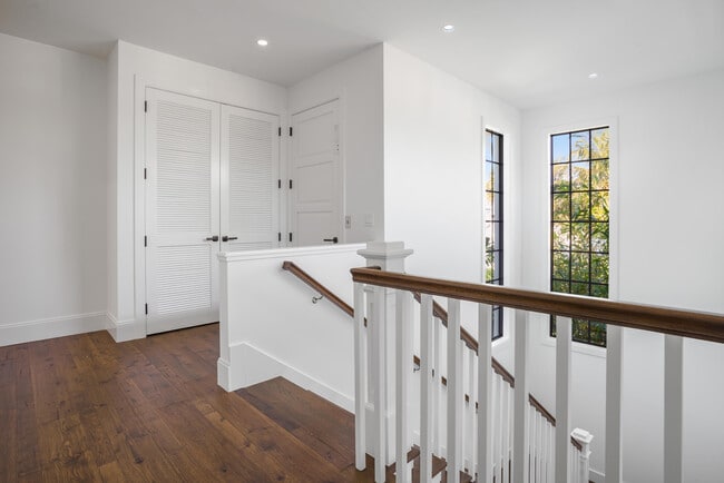 Building Photo - 19471 Harbor Rd S