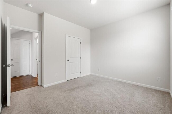 Building Photo - 6000 Screech Owl Dr