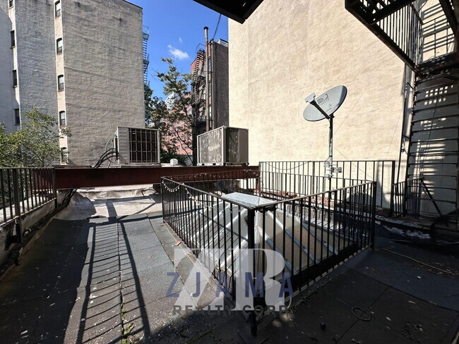 Building Photo - 222 Avenue B