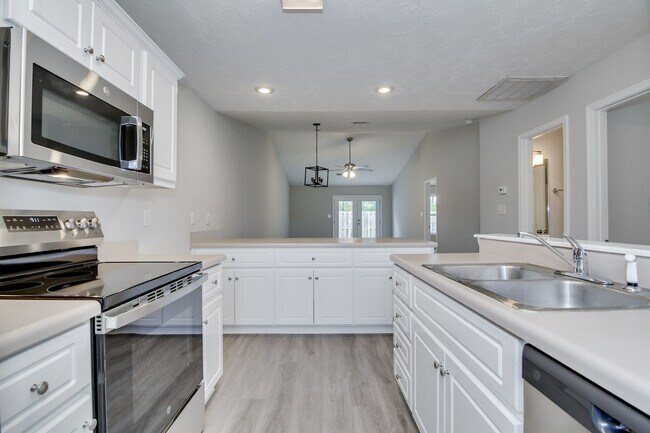 Building Photo - Updated 2 Bedroom 2 Bath Townhouse in Evans
