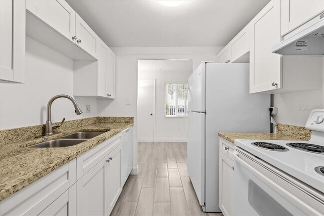 Building Photo - 1235 S Highland Ave