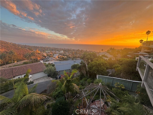 Building Photo - 1220 Anacapa Way