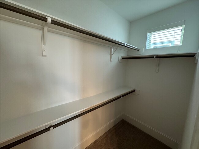 Building Photo - 6755 Highclere Manor Ln