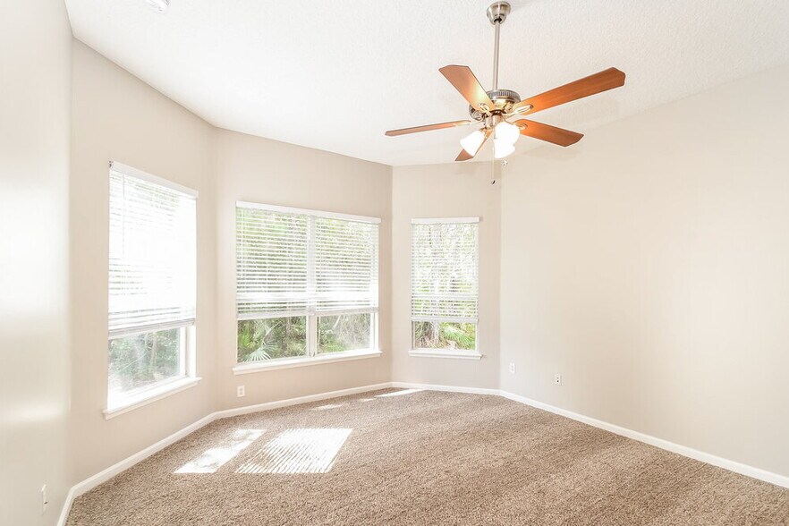 Building Photo - 875 Woodbridge Hollow N