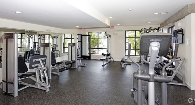 Interior Photo - 1125 Jefferson