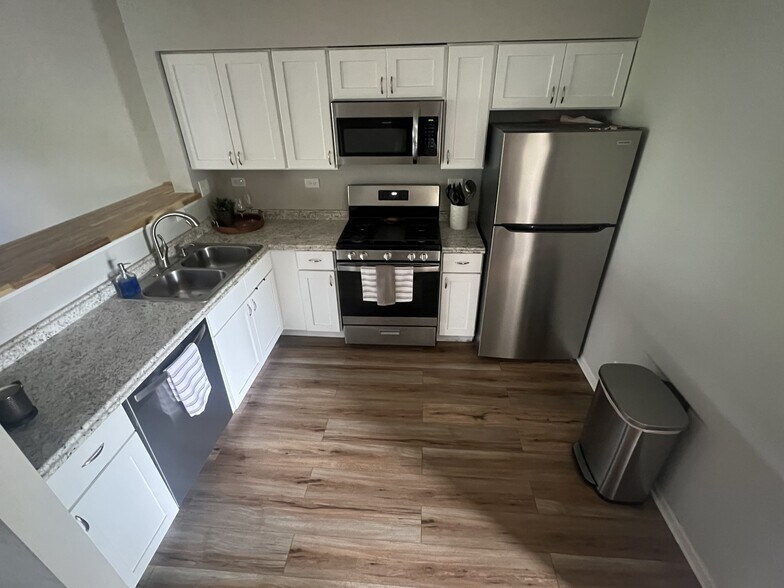 Building Photo - 2128 Fulham Dr