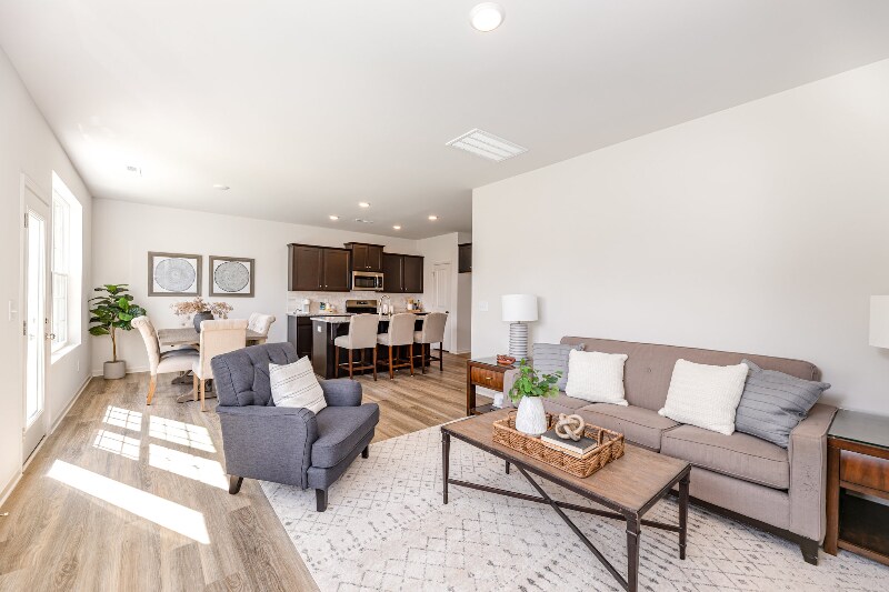 Building Photo - 6845 Doral Dr