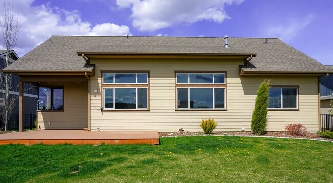 Building Photo - One Month's Free Rent