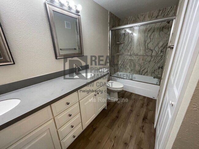 Building Photo - 11550 Villa Grand