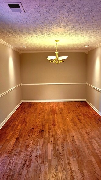 Building Photo - 2915 Lajean Dr