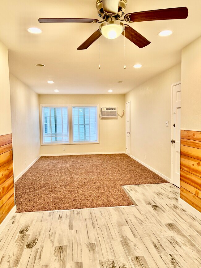 Building Photo - 1706 Scott Rd