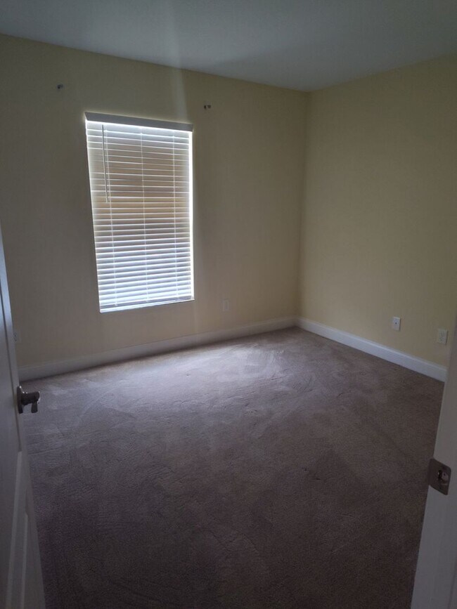 Building Photo - Spacious 4BR/2BA Home in Oaks at Ocala Cro...