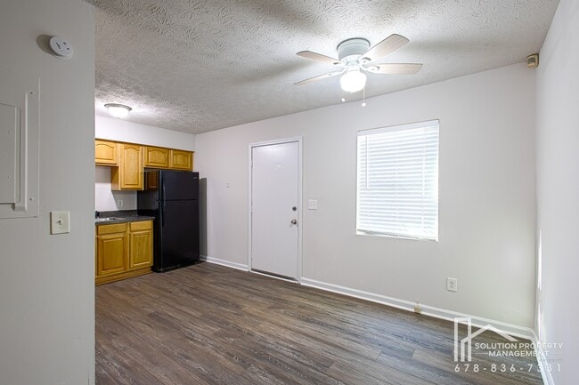 Building Photo - 5740 Old Gordon Rd