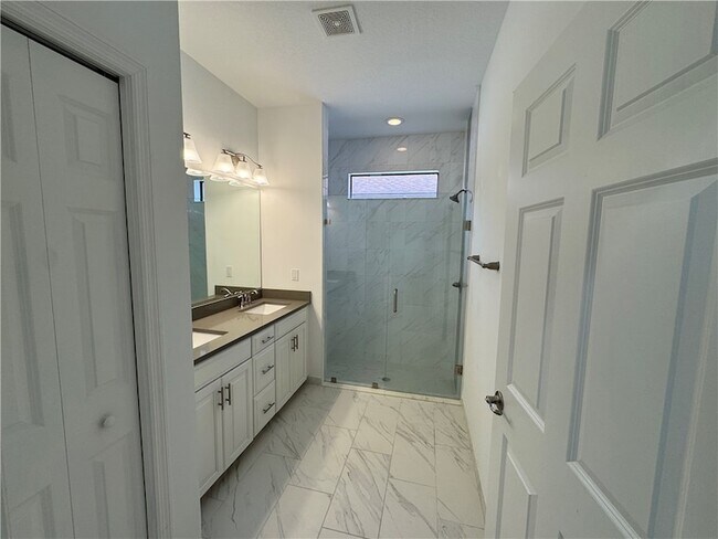 Building Photo - 1751 Willows Sq