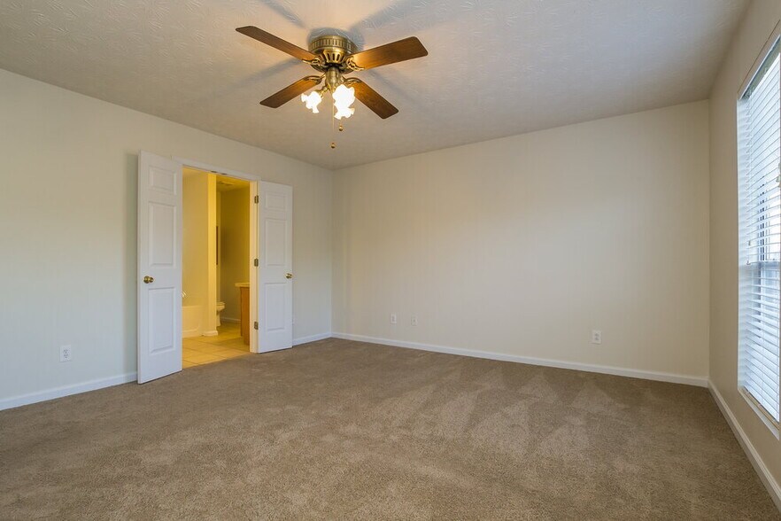 Building Photo - 3714 Crescent Hill Ln