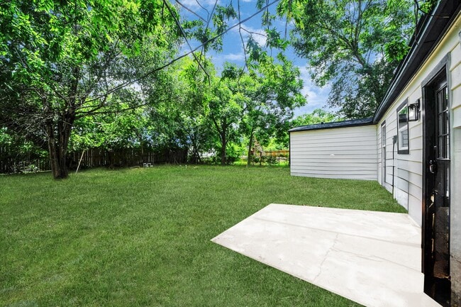 Building Photo - 11503 Duane St