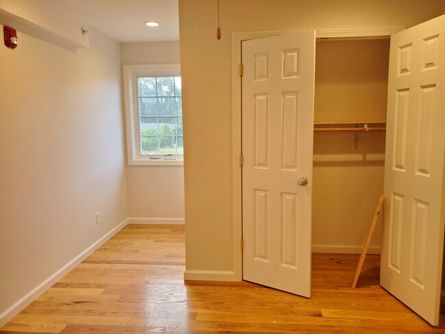 Building Photo - 755 Boston Post Rd