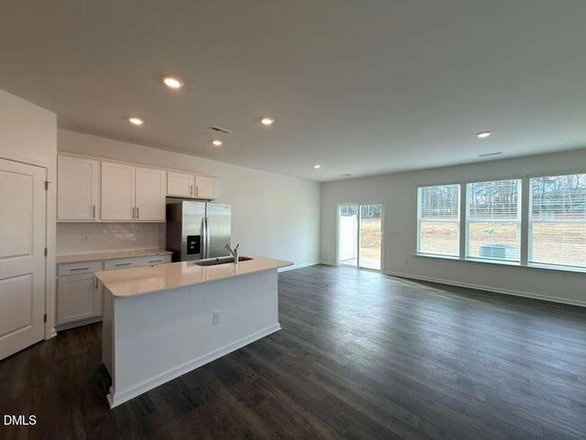 Building Photo - 1930 Hinesley Dr