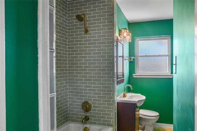 Building Photo - 812 Jerry Ln