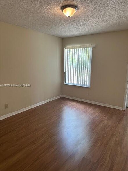 Building Photo - 12950 Vista Isles Dr