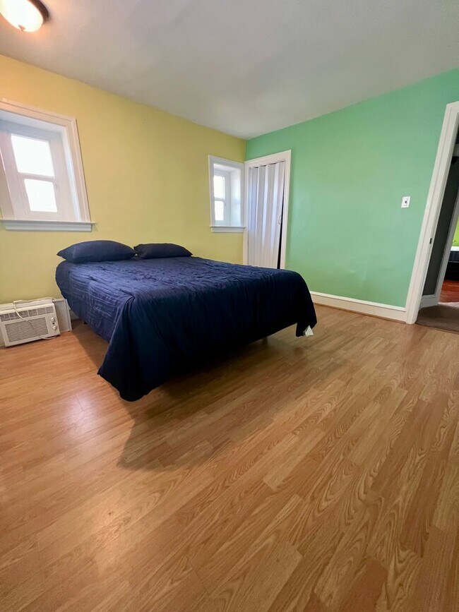 Building Photo - Gorgeous 5-Bedroom Single Family Home in Upper Darby! Available NOW!