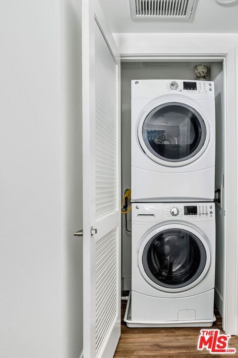 Building Photo - 453 S Kenmore Ave