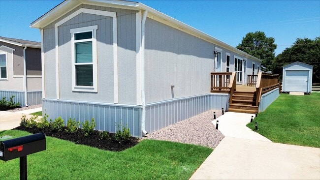 Building Photo - 1626 Swallowtail Dr